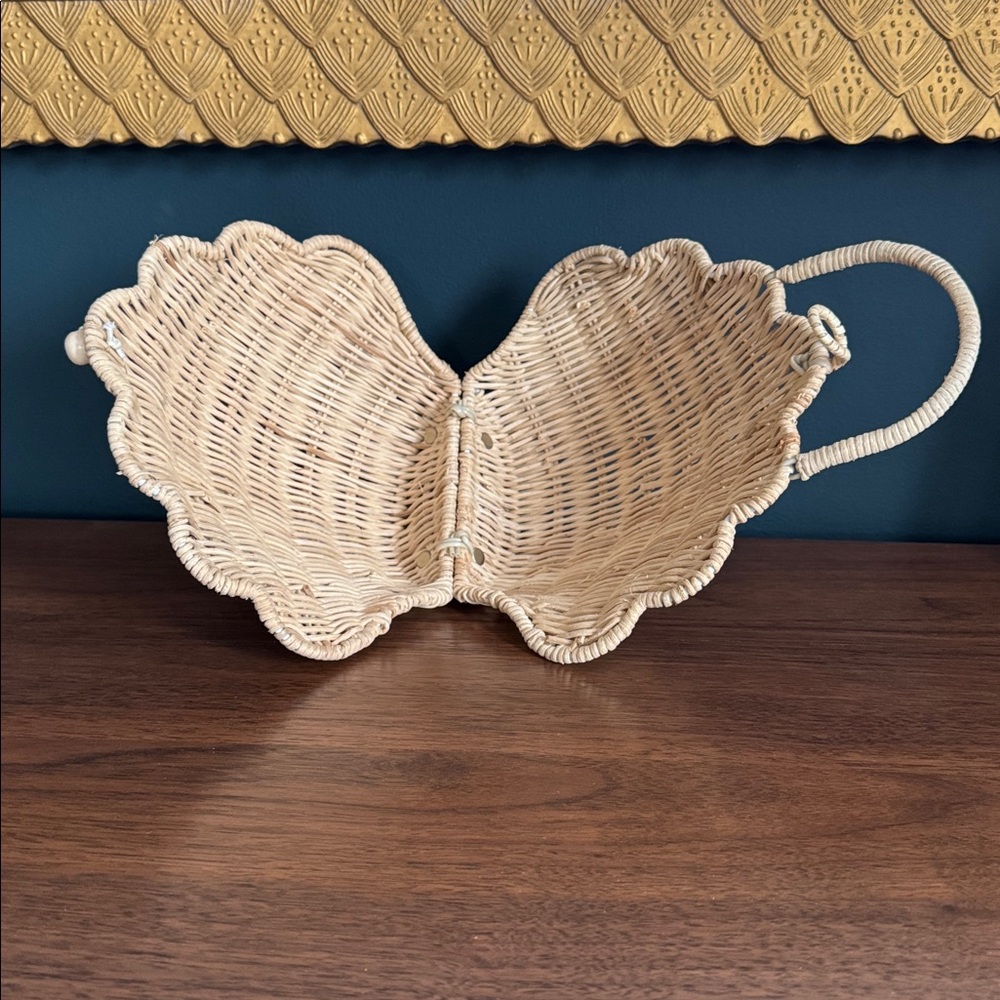 Olli Ella Rattan Shell Bag - Picture 4 of 5